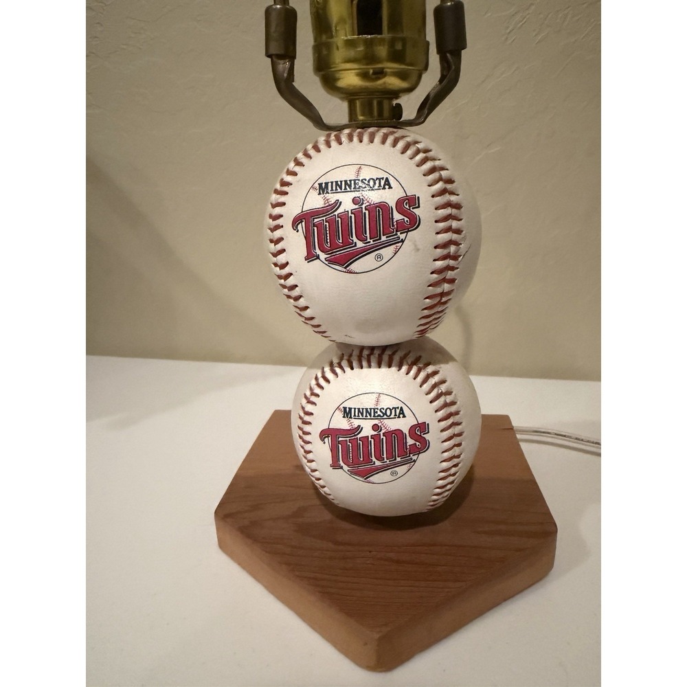 Minnesota Twins Baseball Lamp Wood‎ Base MLB Fan Desk Table Light Vintage
